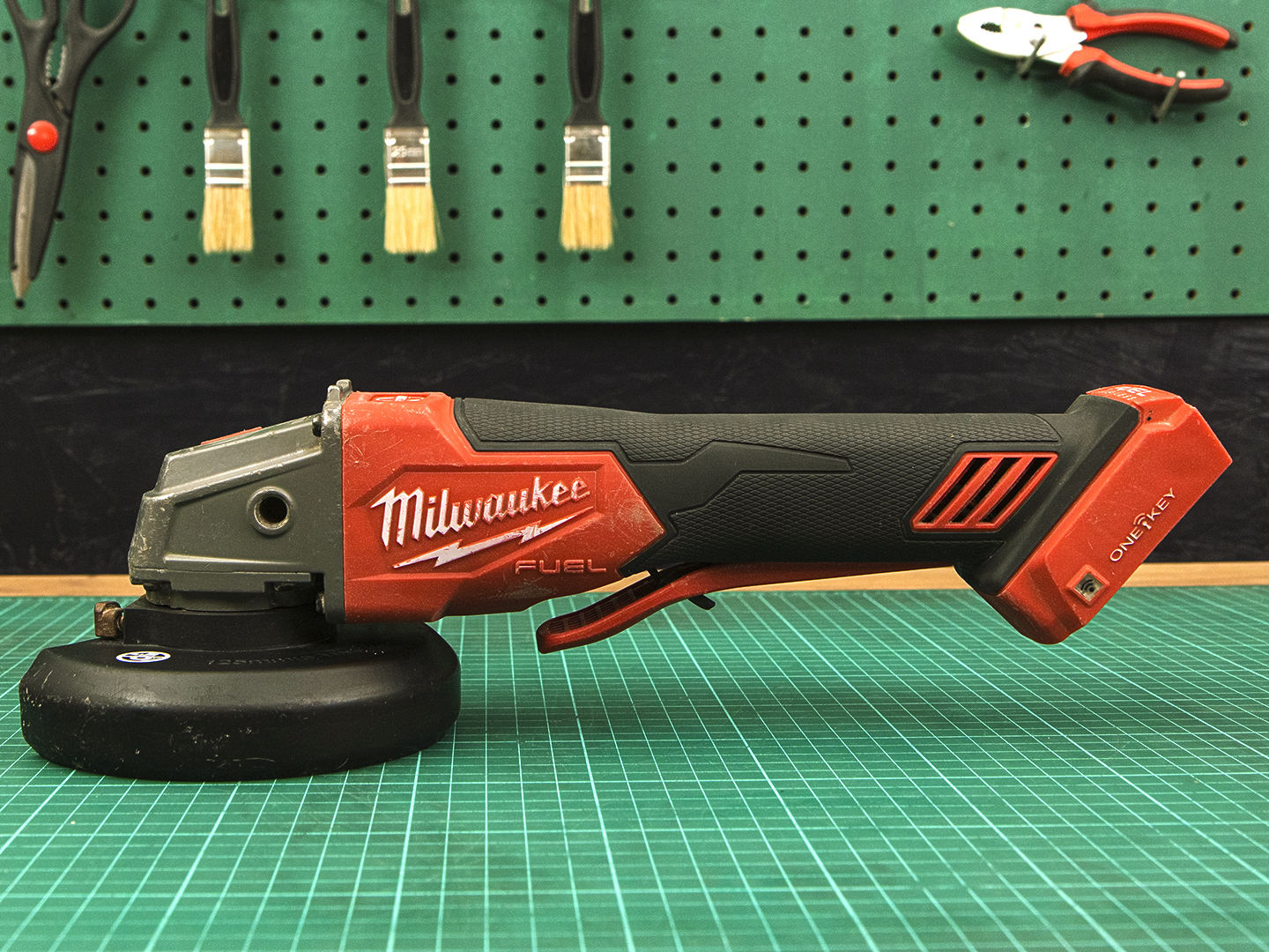 УШМ (Болгарка) Milwaukee M18 ONEFSAG125XPDB   (01-11065)