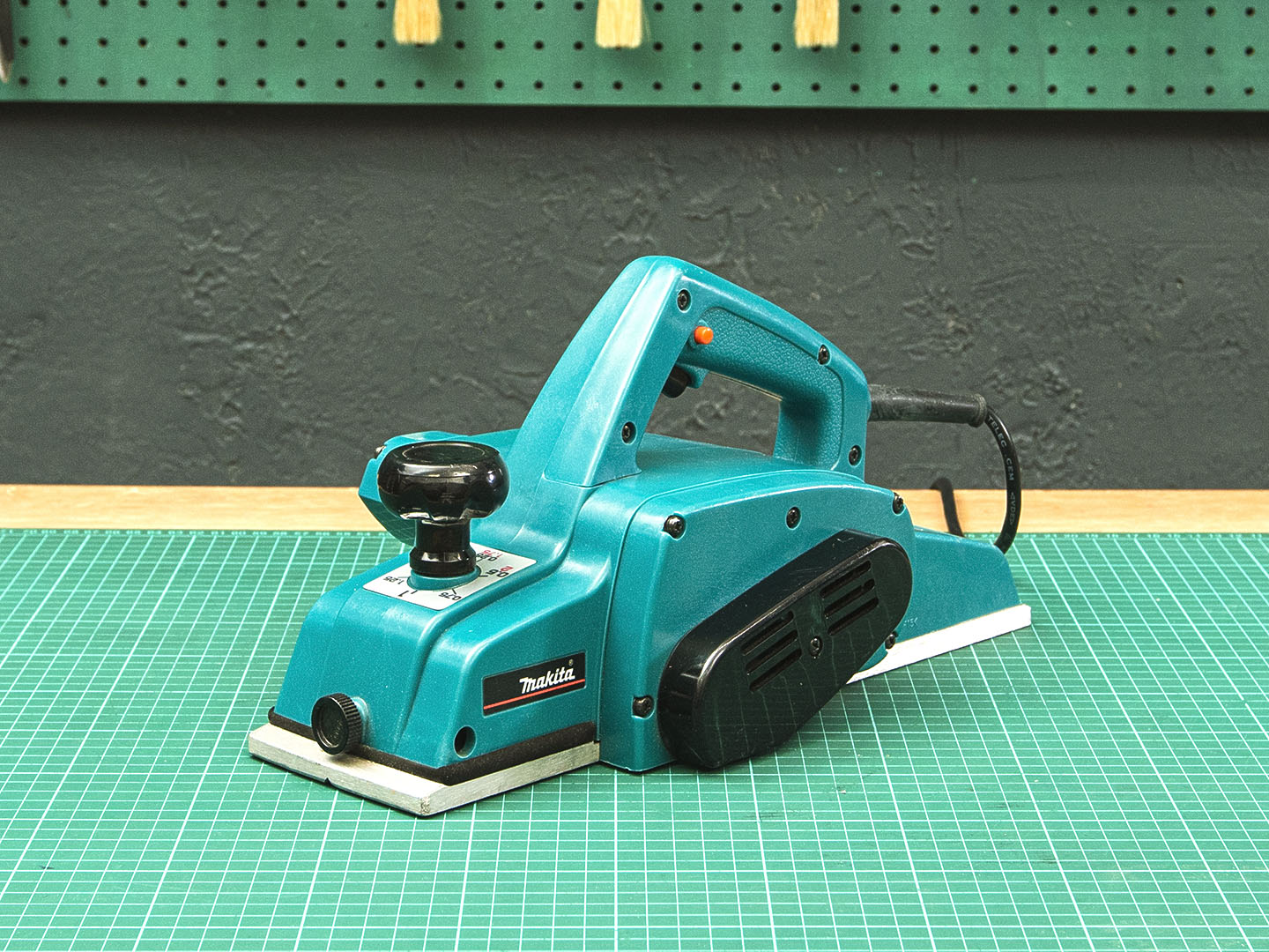 Электрорубанок Makita 1911B  (01-13073)