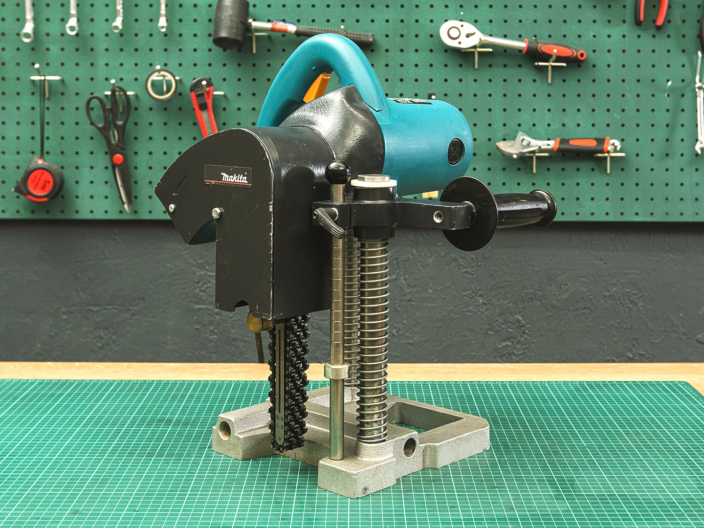 Цепнодолбежный станок Makita KC100  (01-30063)