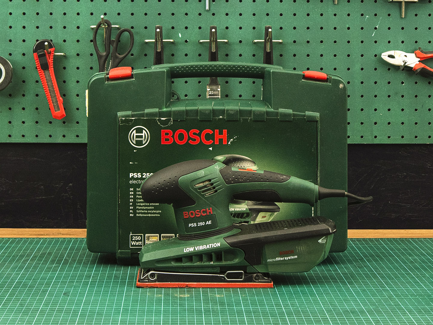 Вибрационная шлифмашина Bosch PSS 250 AE  (02-16075)