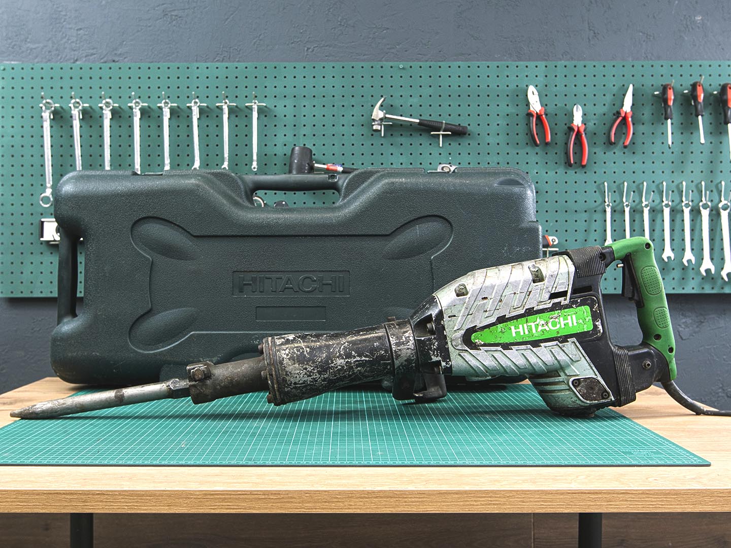 Отбойный молоток Hitachi H65SB2  (01-07102)