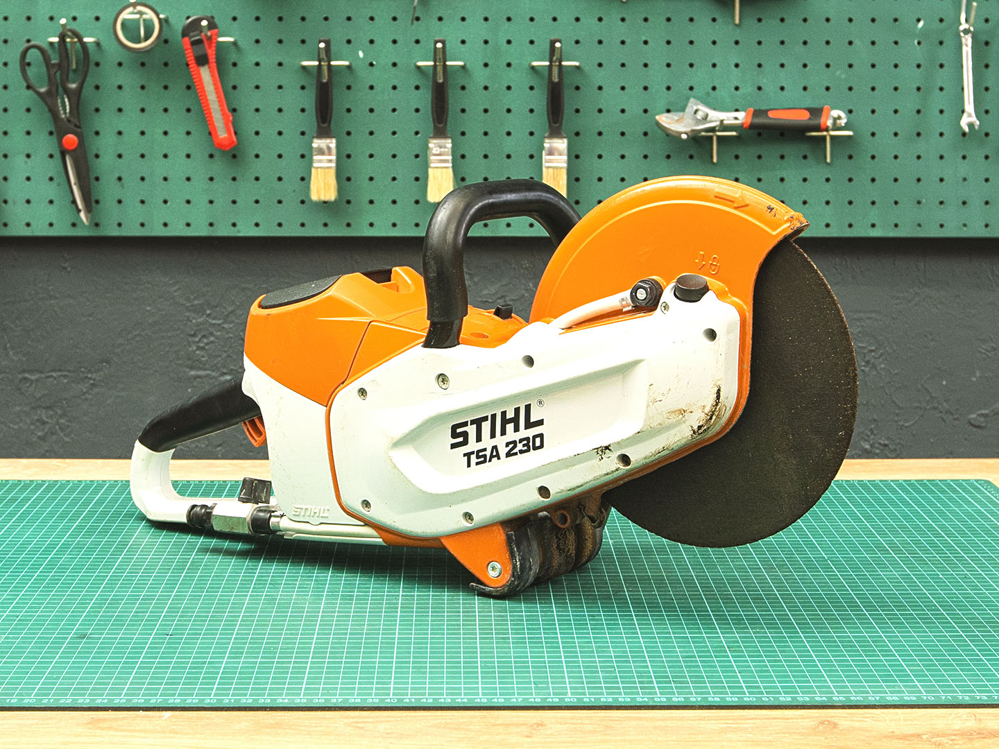 Аккумуляторный резчик Stihl TSA 230  (07-01063)